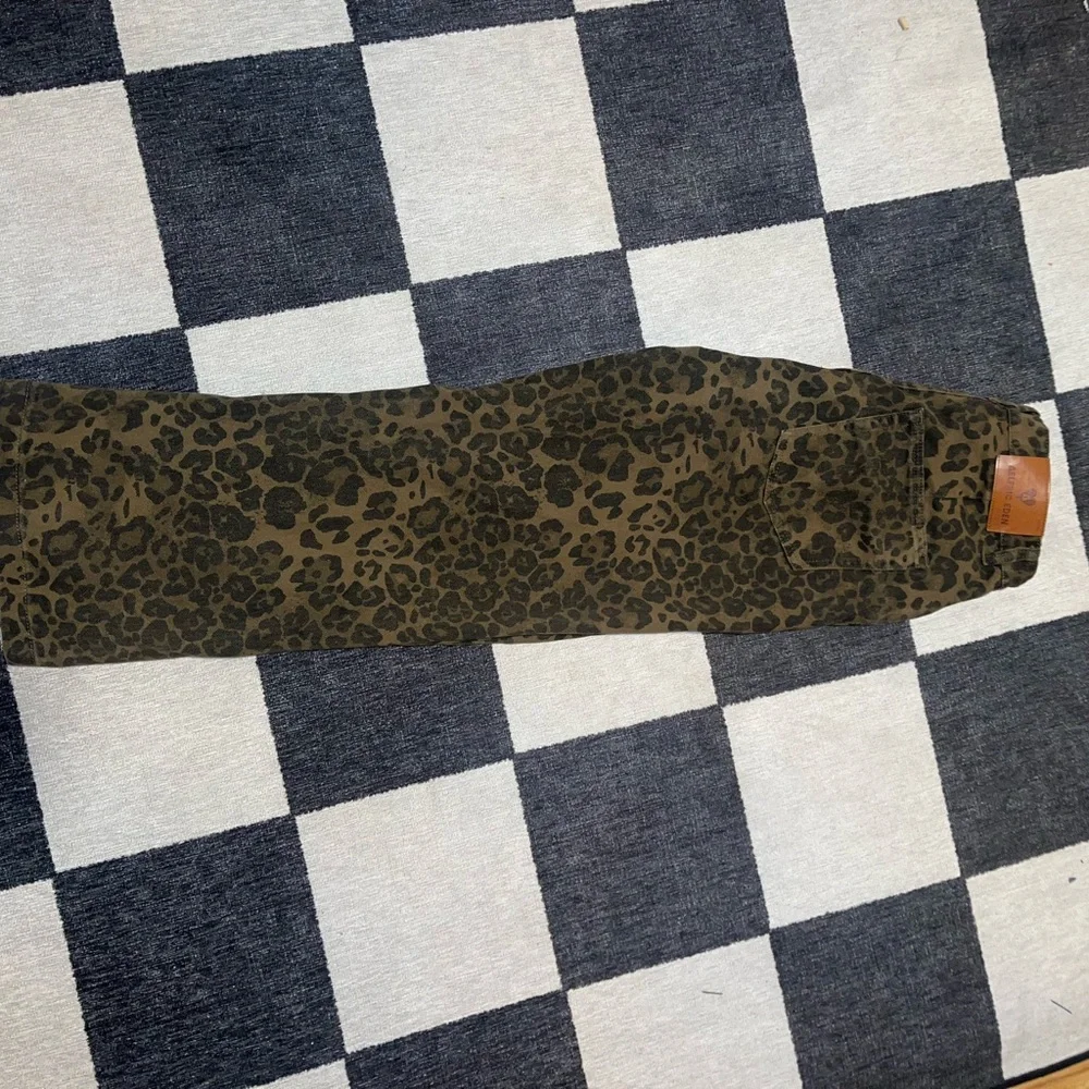 Cheetah Print Jeans - Picture 2 of 3
